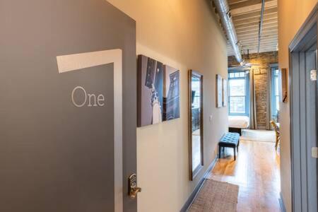 Hip Urban Loft - Small Town Charm - 124 Lofts #1 West Dundee Luaran gambar